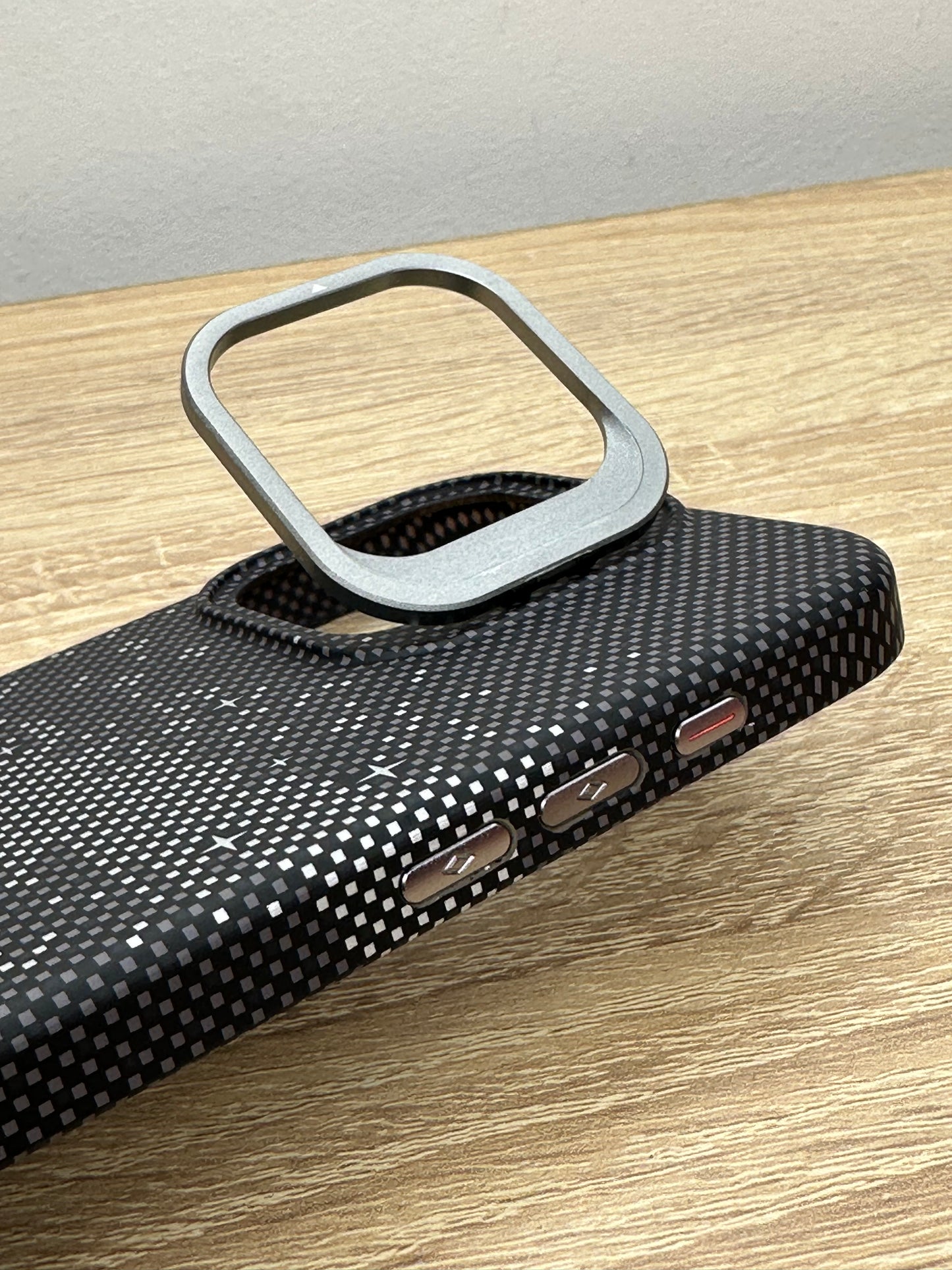 Carbon support MagSafe