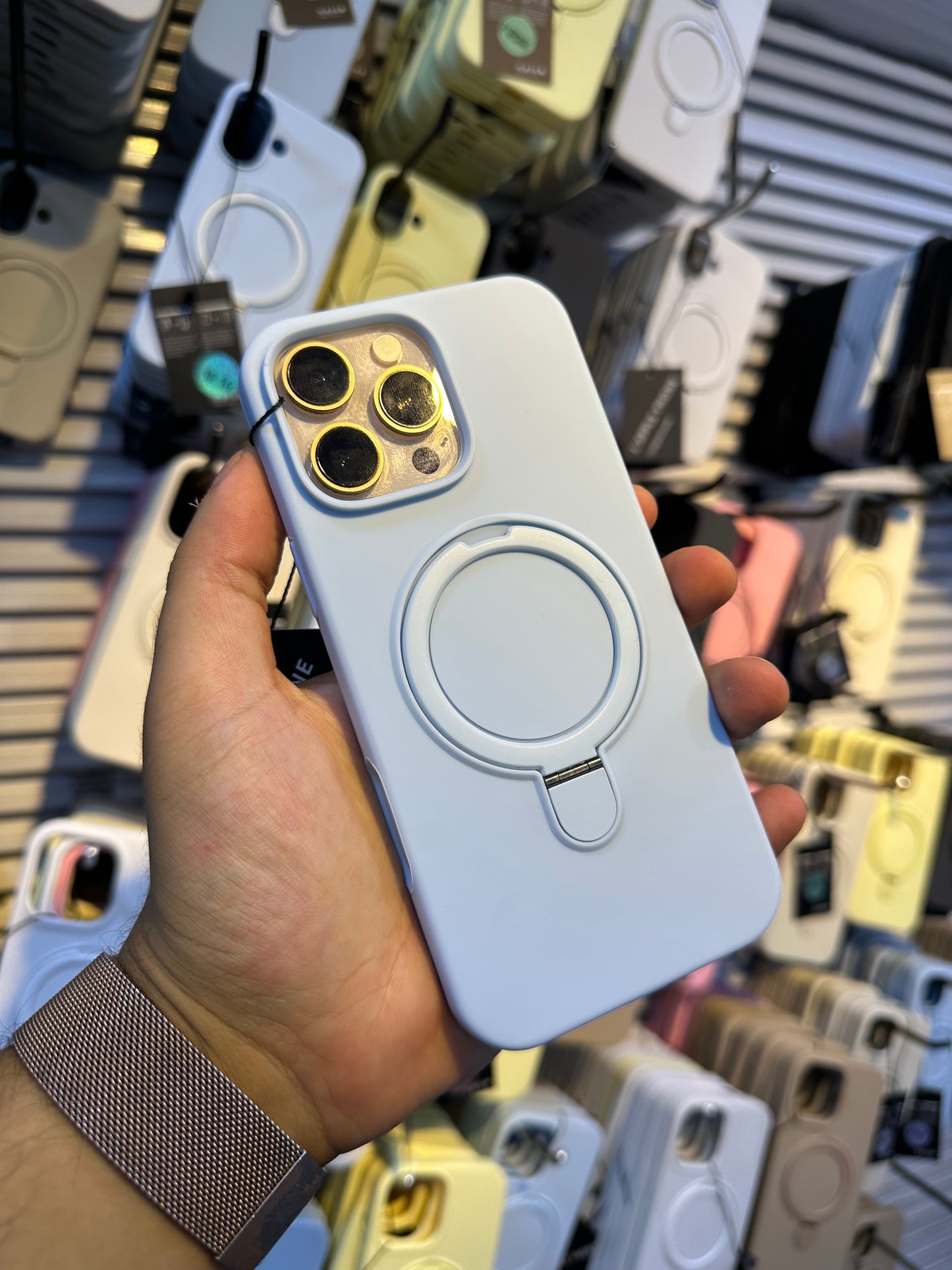 Silicone MagSafe support