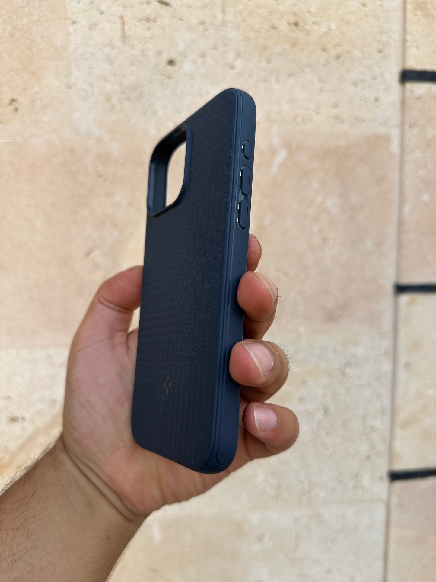 Spigen bleu