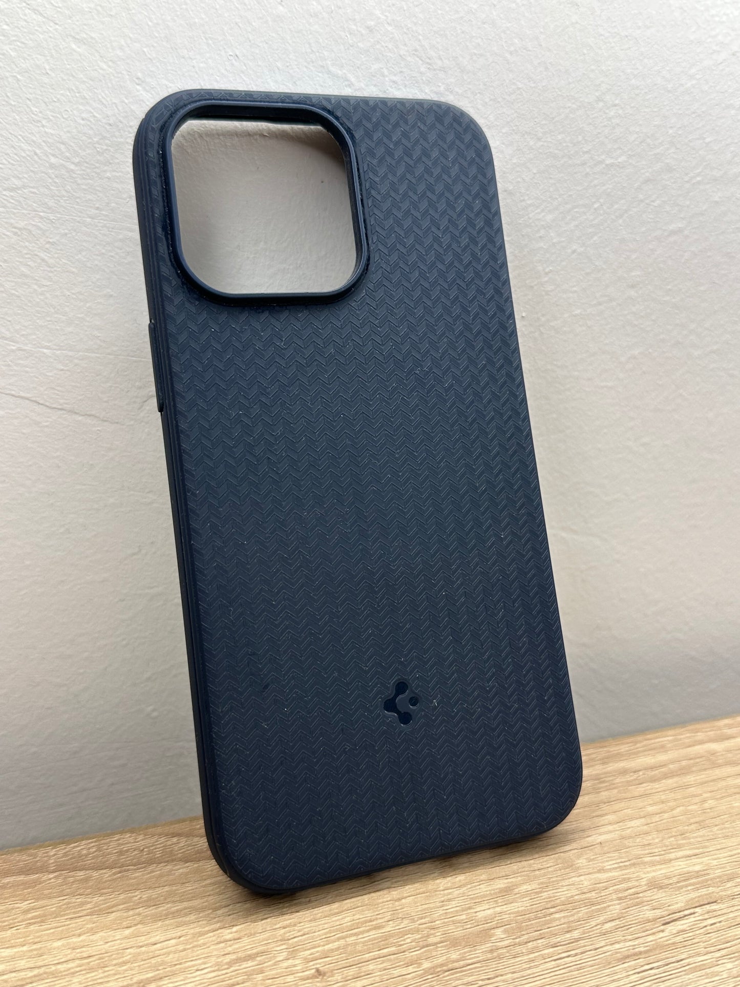 Silicone Spigen MagSafe
