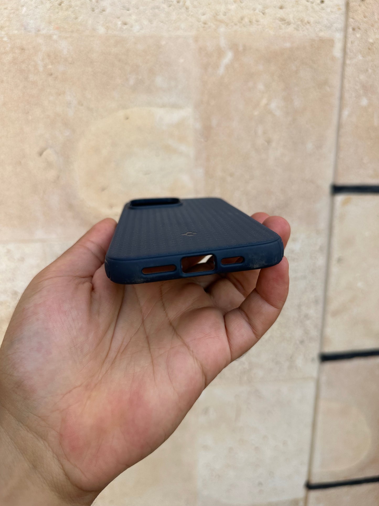Spigen bleu