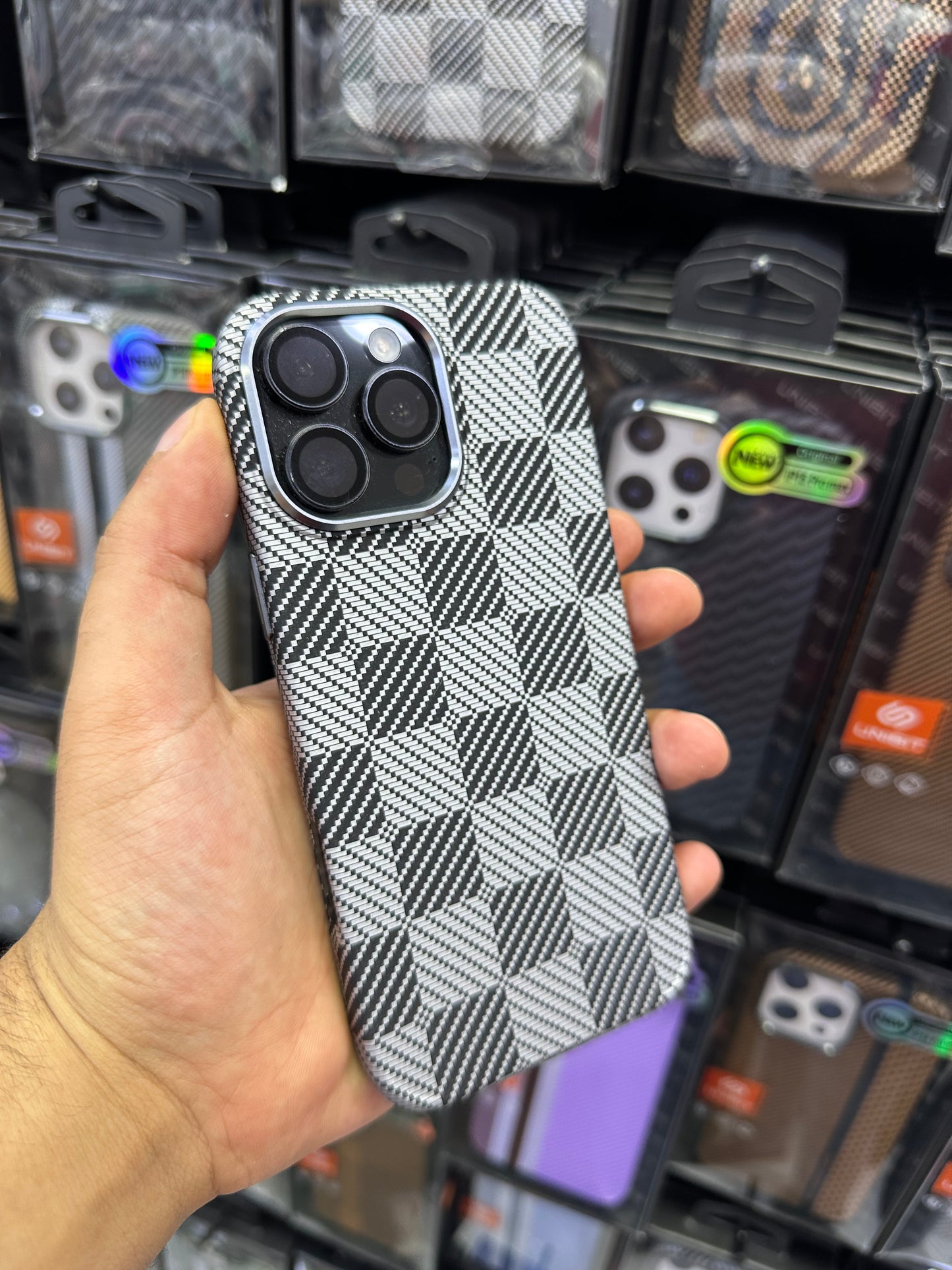 CASE CARBON
