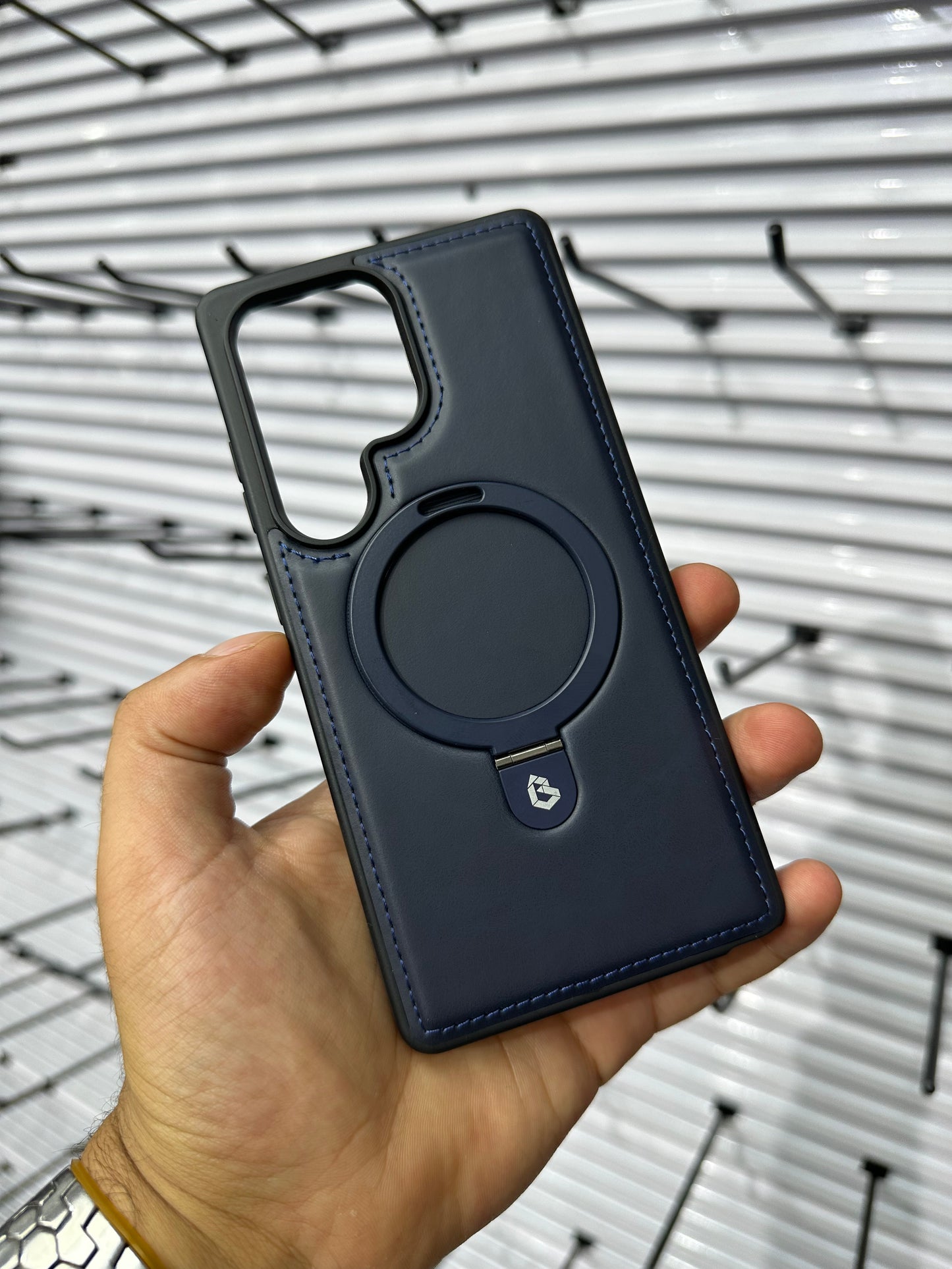 📱 Coque iPhone cuir MagSafe avec support anneau 360°