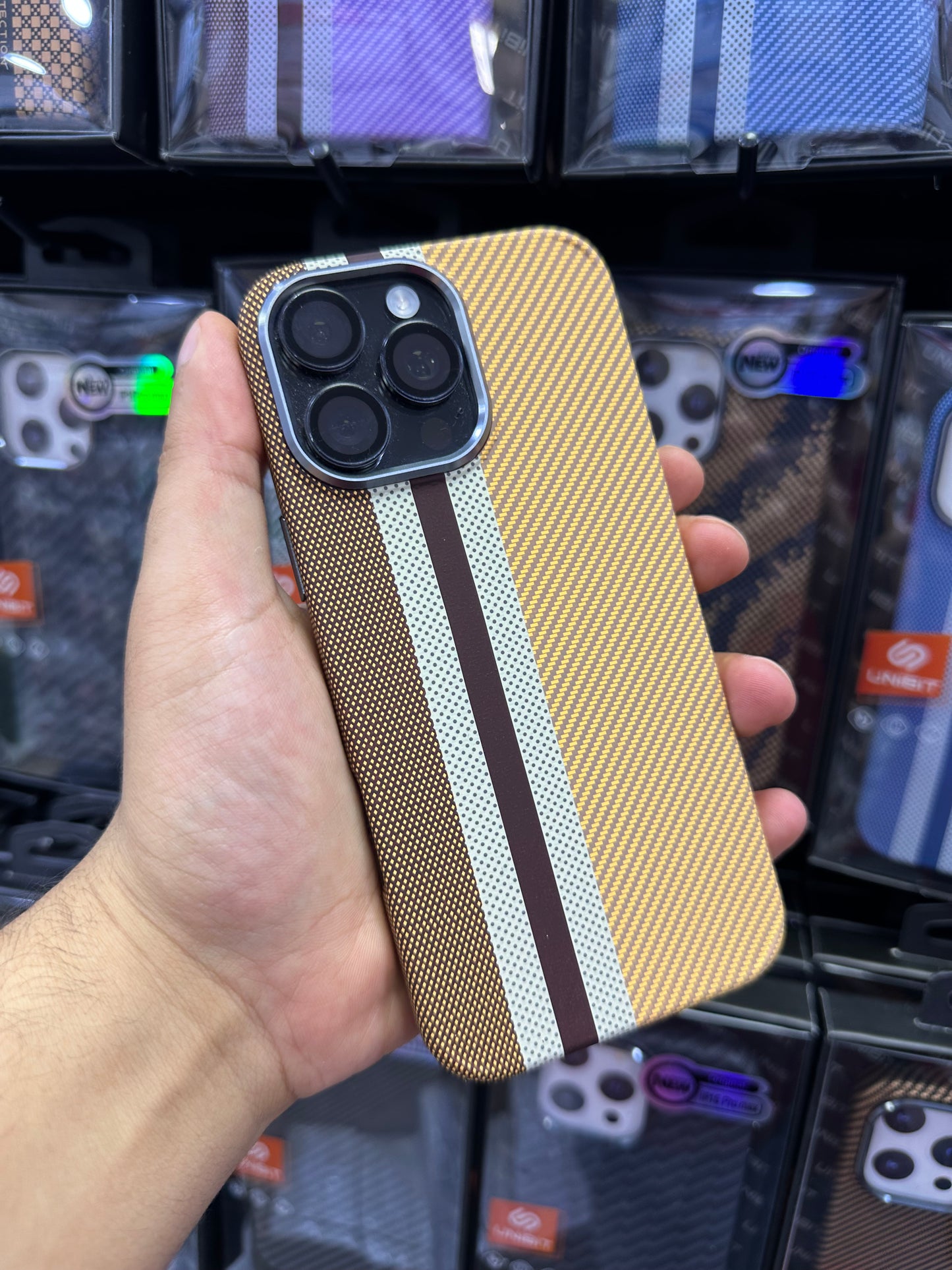 CASE CARBON