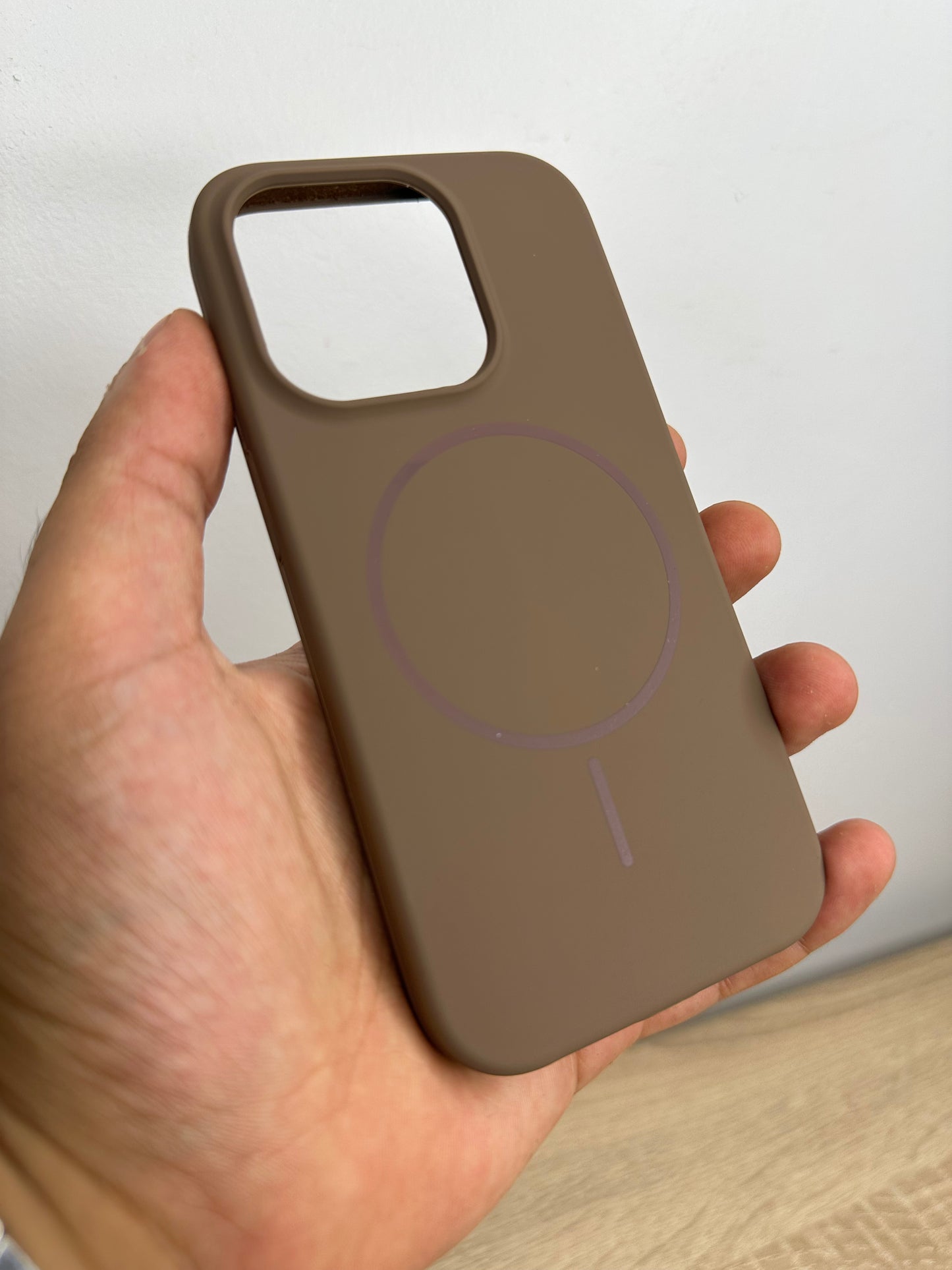 Silicone magsafe