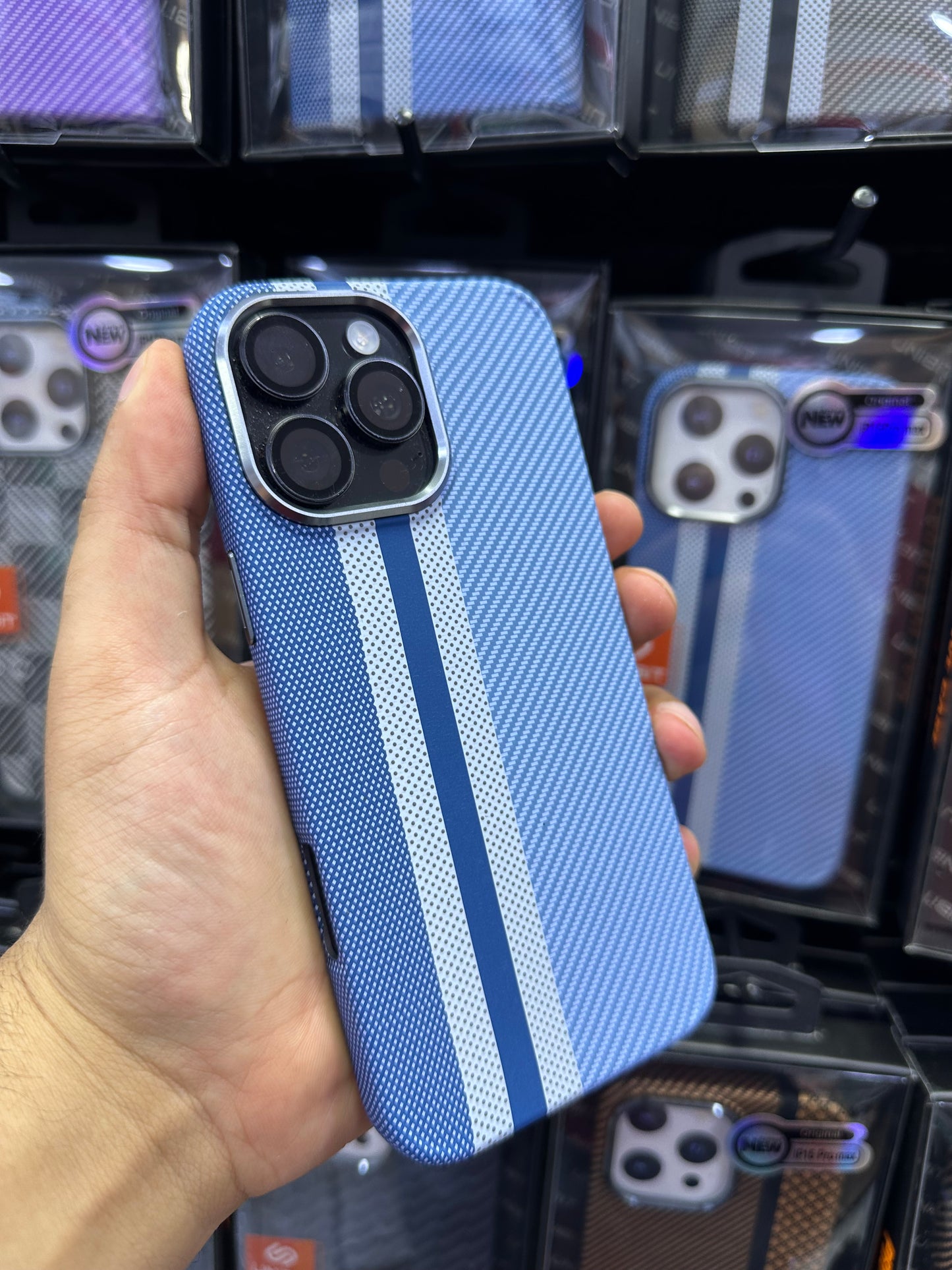 CASE CARBON