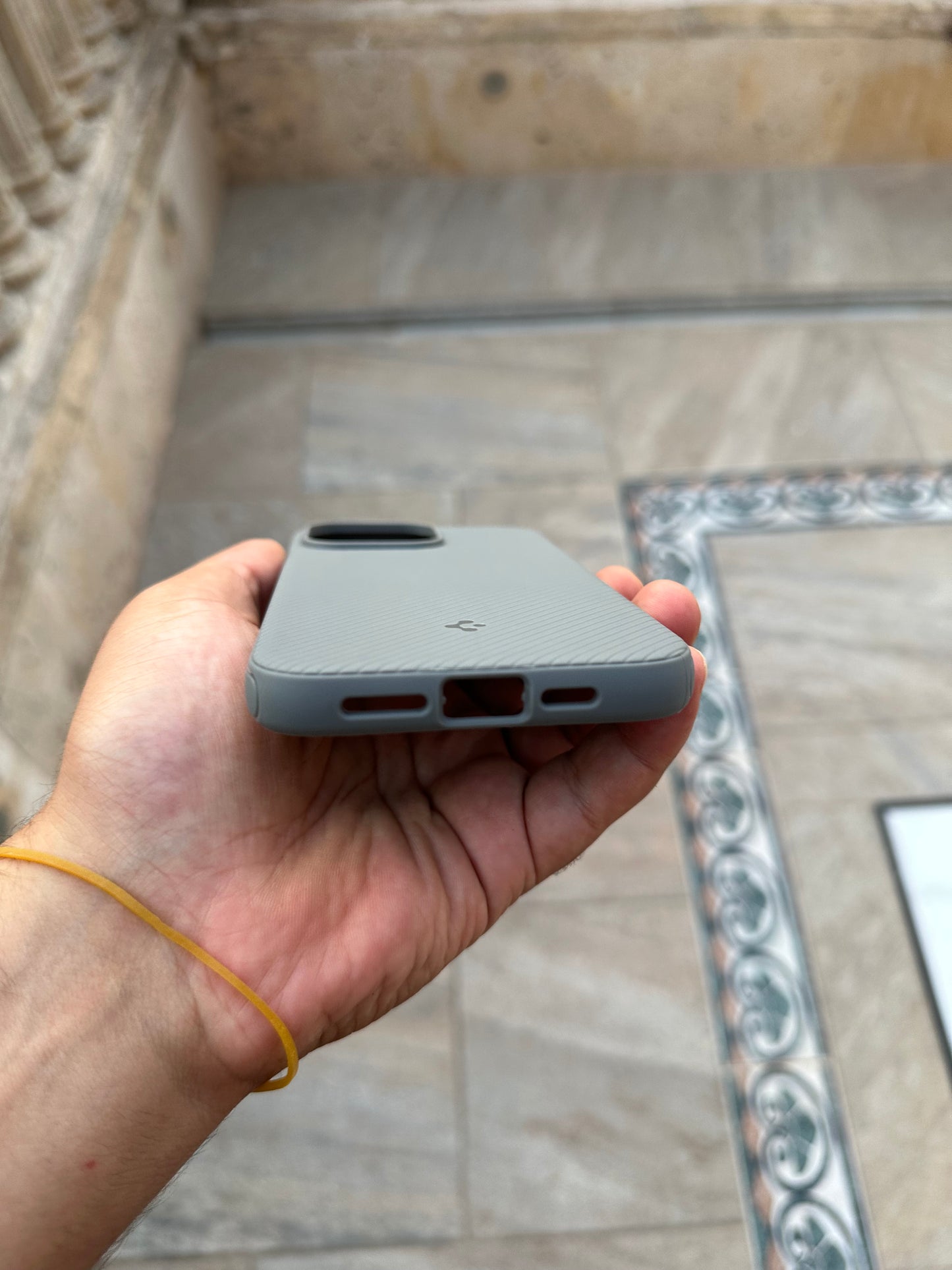 Spigen MagSafe
