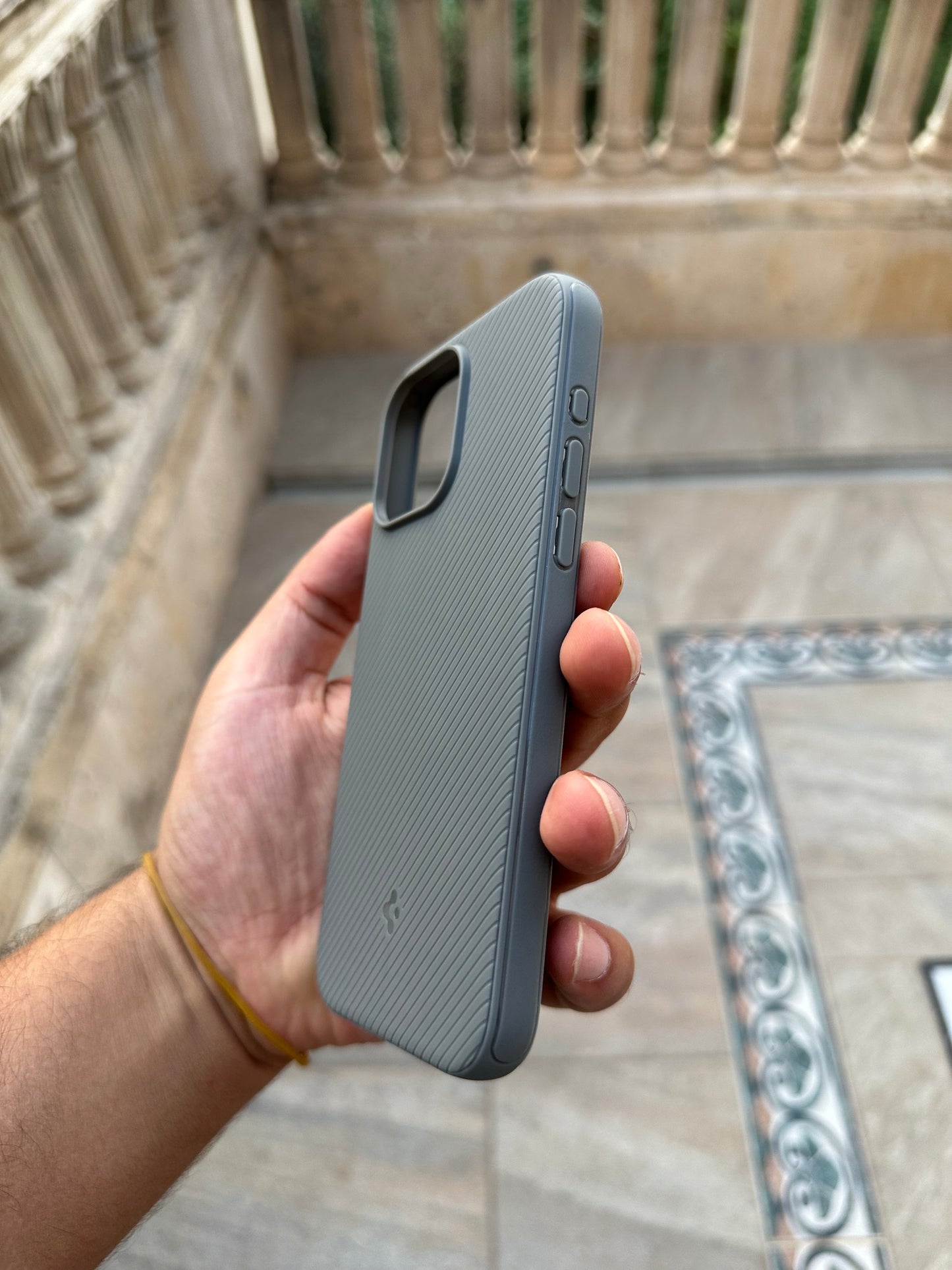 Spigen MagSafe