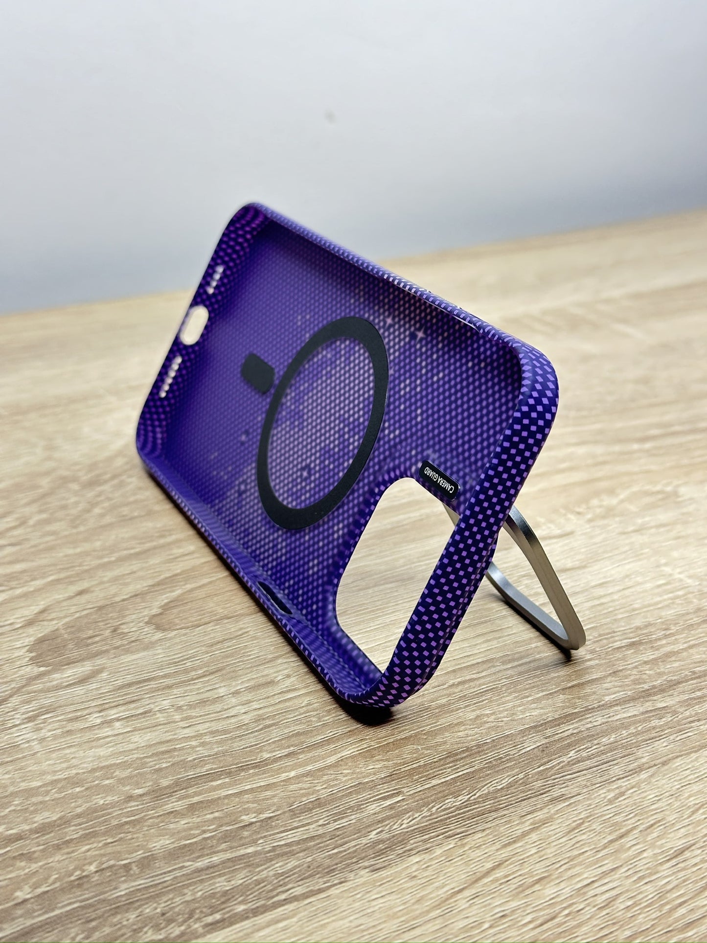 Antichoc carbon MagSafe support