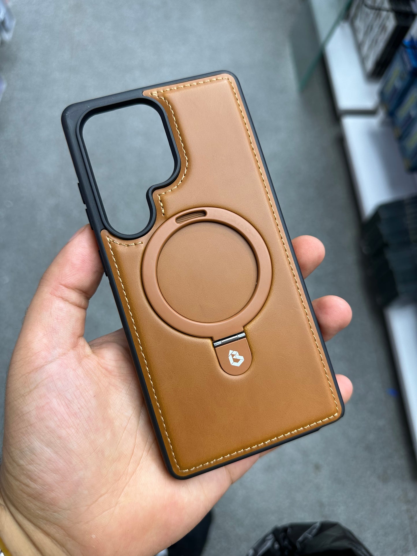 📱 Coque iPhone cuir MagSafe avec support anneau 360°