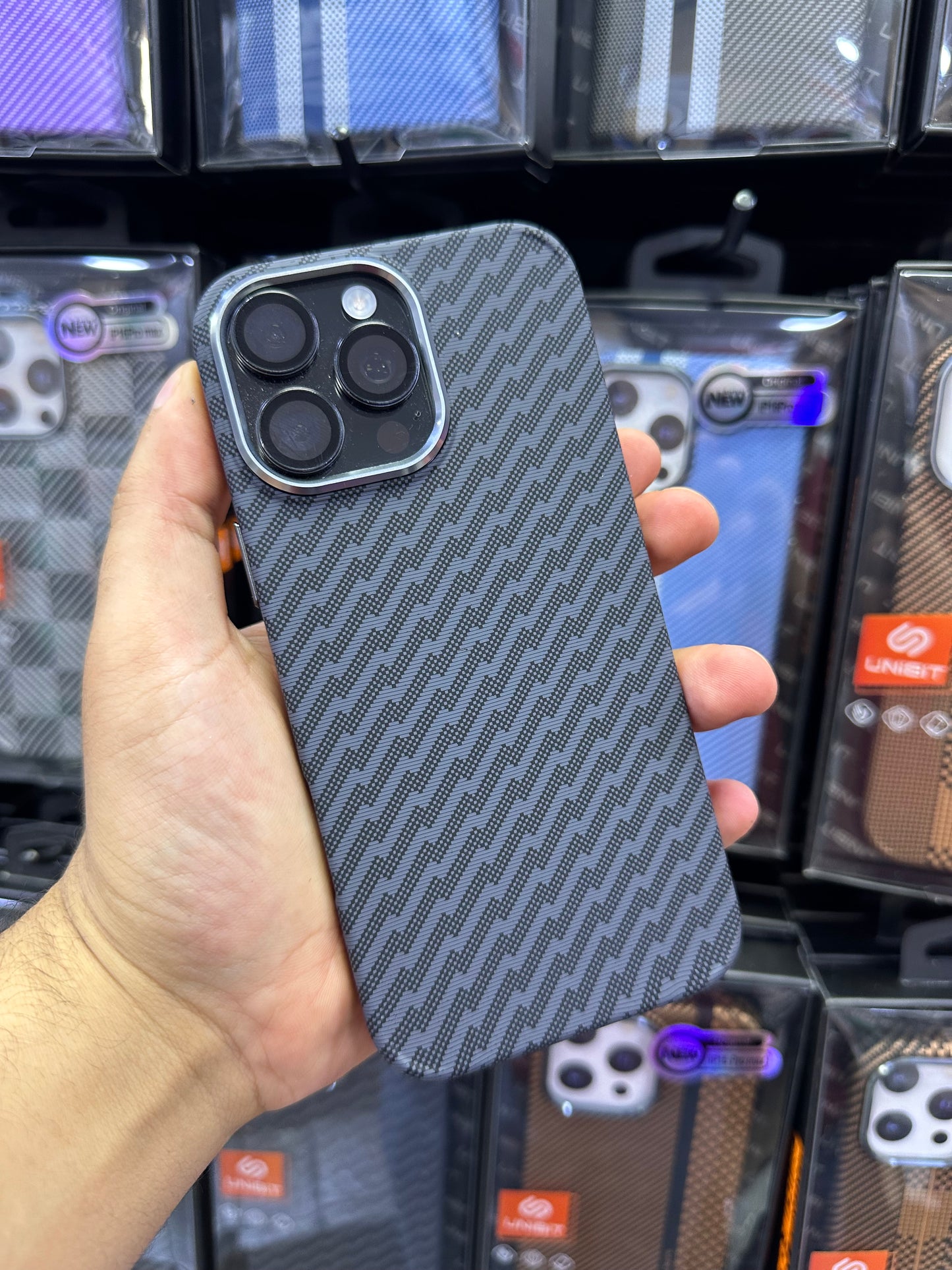 CASE CARBON