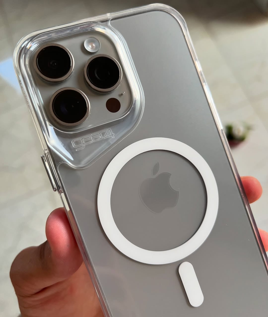 Antichoc GEAR4 transparent magsafe